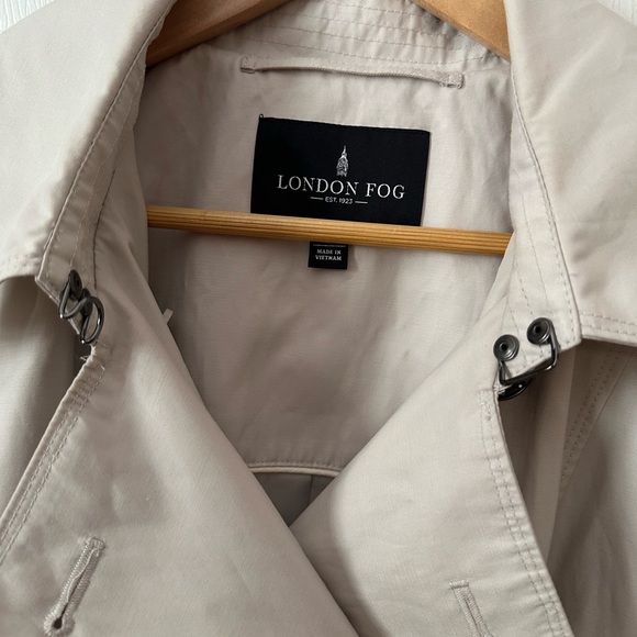 London Fog Women's Classic Tan Trench Coat - Picture 2 of 12